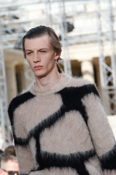 Look 6